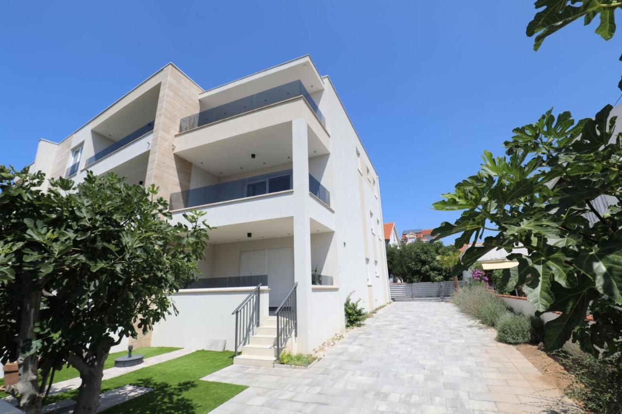 Smil'E Apartments Vodice Eksteriør billede