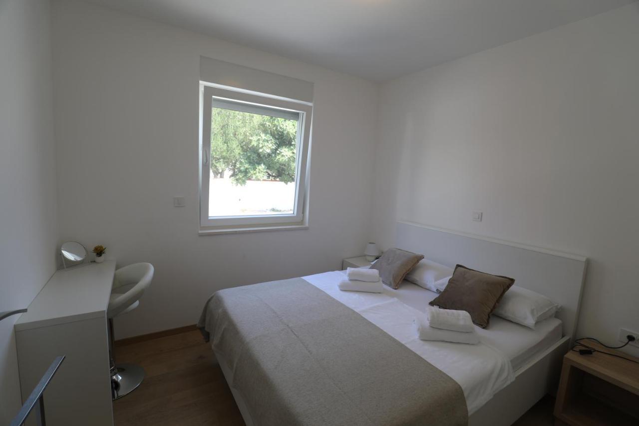 Smil'E Apartments Vodice Eksteriør billede