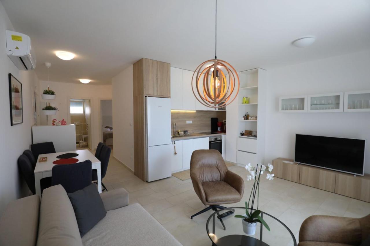 Smil'E Apartments Vodice Eksteriør billede